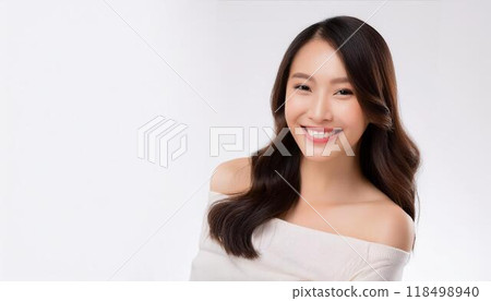 Beauty portrait of a young and beautiful woman 118498940