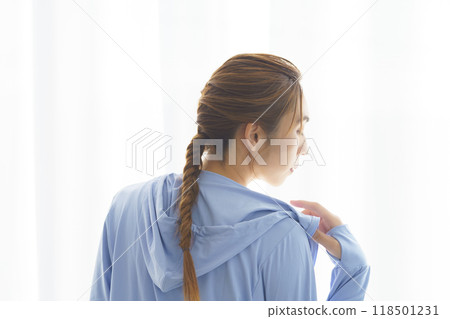 Portrait of a young woman who started an online yoga salon Portrait of a young woman who started an online yoga salon 118501231