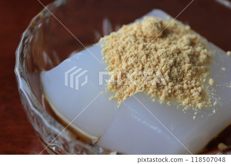 Kudzu mochi (kuzu cake) eaten in Yoshino, Nara 118507048