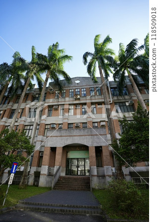 國立台灣大學「吃屋館」（台灣台北市） 118509018