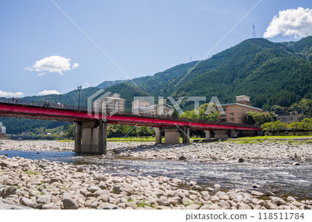 下呂溫泉飛驒川沿岸的風景(岐阜縣) 下呂溫泉飛驒川沿岸的風景(岐阜縣) 118511784
