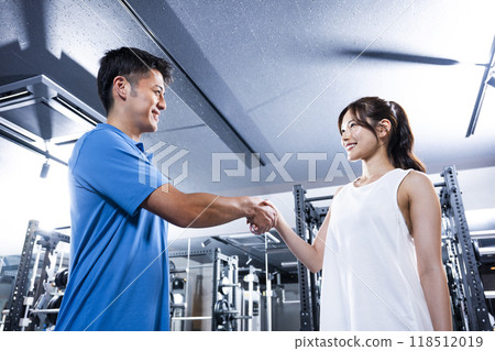 Personal training, handshake, promise, success, clear 118512019