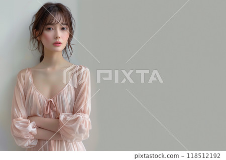 美麗的女人與粉紅色蓬鬆雪紡 美麗的女人與粉紅色蓬鬆雪紡 118512192