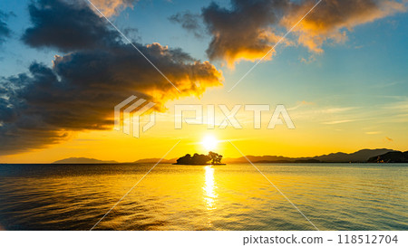 Sunset glow of Lake Shinji 118512704