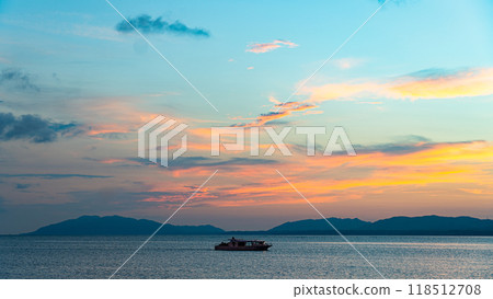 Sunset glow of Lake Shinji 118512708