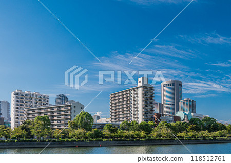 大阪市大川沿岸的公寓大樓OAP Tower 118512761