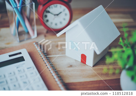 Three-dimensional white house model, calculator and miscellaneous goods 118512818