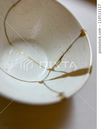 Kintsugi, emotional scars, Japanese Art 118513117