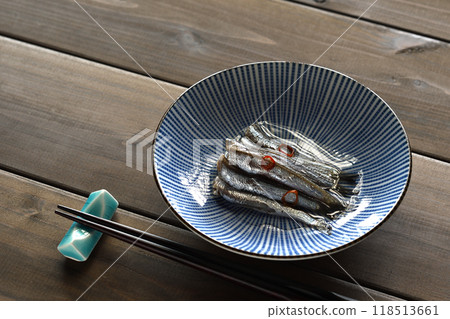 Small sardines pickled in sweet vinegar 118513661