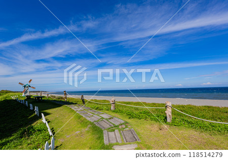 Sunny view of the beautiful Taitung Seaside Park Sunny view of the beautiful Taitung Seaside Park 118514279