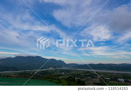 Sunset view of the paragliding spot of Luye Highlands 118514283