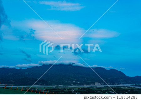 Sunset view of the paragliding spot of Luye Highlands 118514285