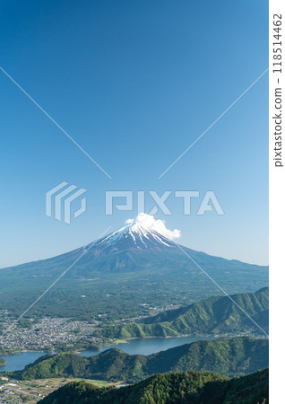 [Yamanashi] Lake Kawaguchi and Mt. Fuji 118514462