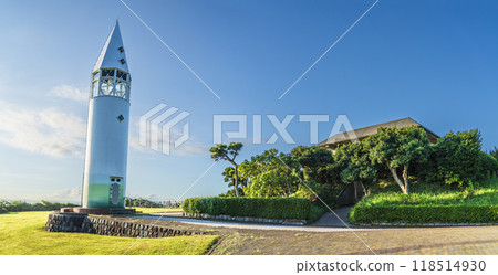 Panoramic view of the Awazaki Lighthouse and observation deck at Kanagawa Prefectural Jogashima Park [Miura City, Kanagawa Prefecture] 118514930