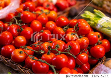 Boxes with tomatoes in grocery store, natural food 118515263