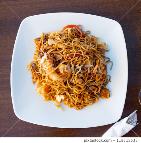 Chinese dish noodles with shrimp 118515535