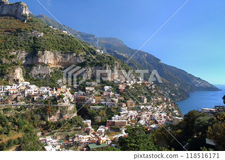 View of Positano on the Amalfi Coast, a World Heritage Site on the Tyrrhenian Sea coast, Salerno Province, Campania, Republic of Italy, Southern Europe 118516171