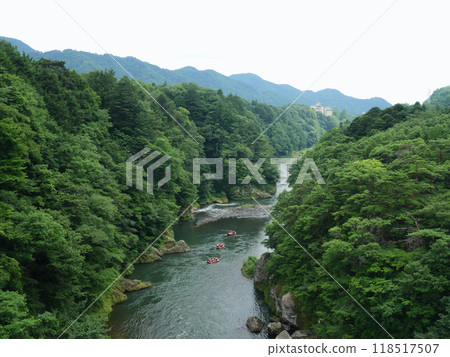 Kinugawa River surrounded by greenery | Kinutateiwa Suspension Bridge 118517507