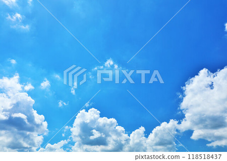 夏天藍天和雲彩 118518437