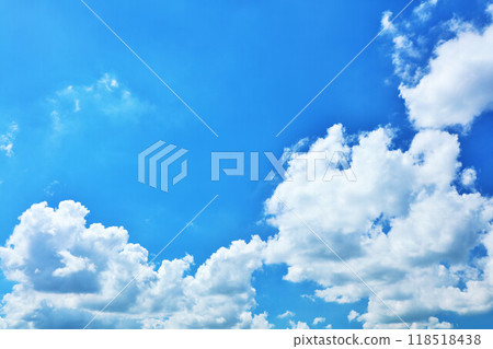 夏天藍天和雲彩 118518438