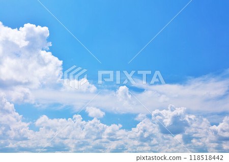 夏天藍天和雲彩 夏天藍天和雲彩 118518442