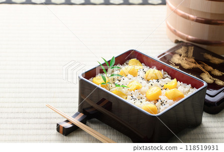 Taste of Autumn Chestnut rice in a bento box 118519931