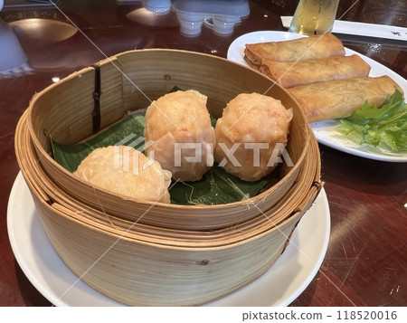 美味的春捲和蝦燒賣 118520016