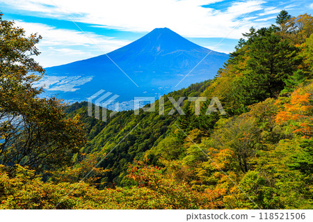 A beautiful autumn view of Mt. Fuji from Mitsutoge Pass, Kawaguchiko Town, Yamanashi Prefecture 118521506