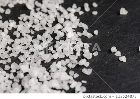 coarse ground white sea salt 118524875