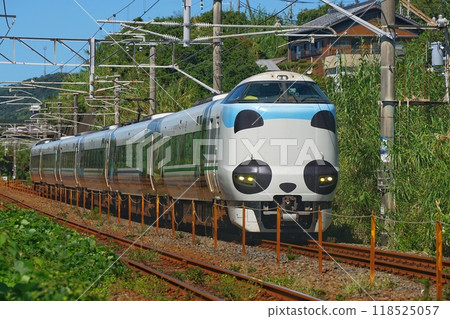 JR西日本特急「熊貓黑潮微笑冒險列車」在南紀運行 118525057