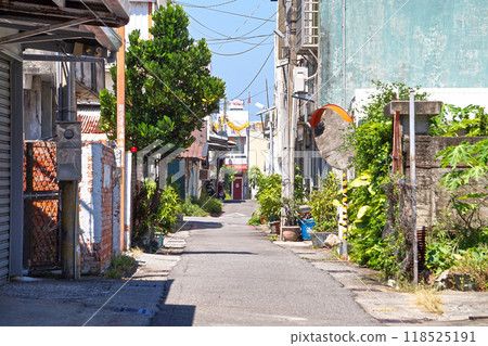 [Taiwan/Taitung County] Scenery of a town along the eastern coast (Chengggong Township) 118525191
