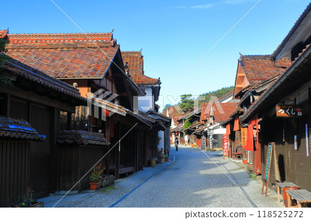 [Okayama Prefecture] The townscape of Fukiya Furusato Village on a clear day 118525272