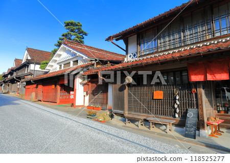 [Okayama Prefecture] The townscape of Fukiya Furusato Village on a clear day 118525277