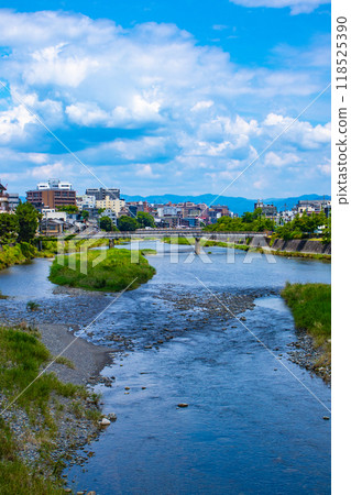 [Kyoto Scenery] Walking along the Kamo River (from Shichijo Ohashi Bridge to Sanjo Ohashi Bridge) 118525390