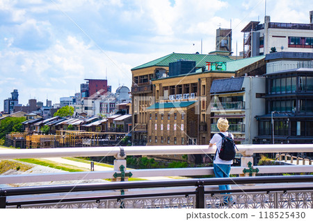 【京都風景】沿著鴨川散步（從七條大橋到三條大橋） 118525430