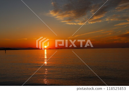 The land of Miketsu where the setting sun shines brightly The land of Miketsu where the setting sun shines brightly 118525853