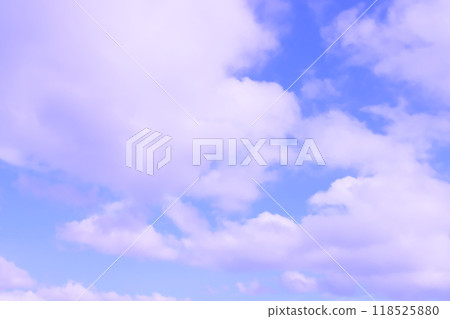 白雲在藍天蔓延(背景素材) 白雲在藍天蔓延(背景素材) 118525880