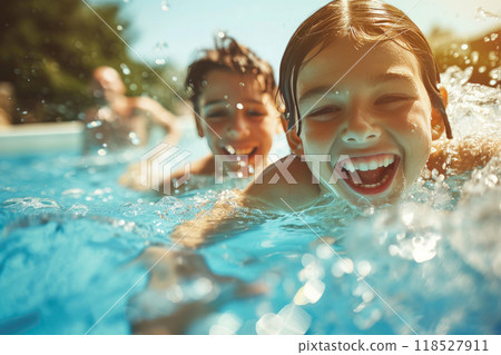 Backyard Bonding: Close-up of a Family's Joyful Pool Time 118527911