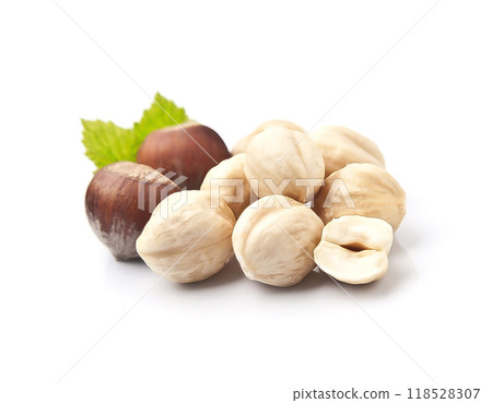 Filbert nut on white backgrounds 118528307