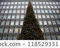 Christmas tree in Hamburg with a huge building in the background 118529331