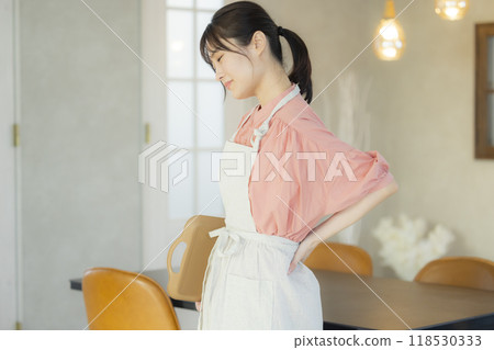 Tired apron woman Tired apron woman 118530333