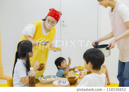 Food education: Children's cafeteria image 118530852