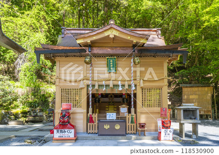 Approach to Kurama Temple, Yuki Shrine (Utsukumyojin), main hall 118530900