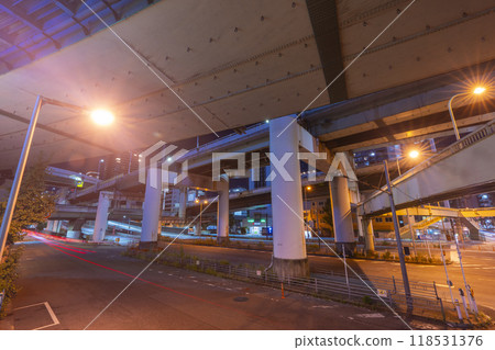 大阪市東船場樞紐錯綜複雜的高架軌道 118531376