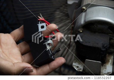 Capacitors in the fan motor circuit, fan repair technician 118532207