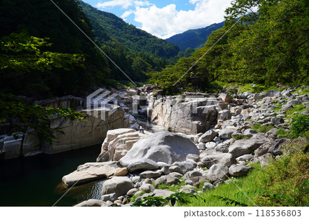 睡覺的地板 睡覺的地板 118536803