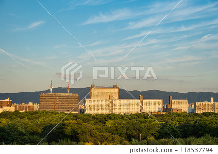Apartment building shining in the sunset, Osaka City Apartment building shining in the sunset, Osaka City 118537794