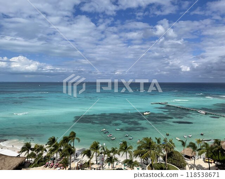 Caribbean reef beach in Cancun 118538671