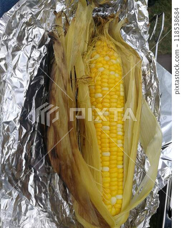Corn steamed in aluminum foil Corn steamed in aluminum foil 118538684