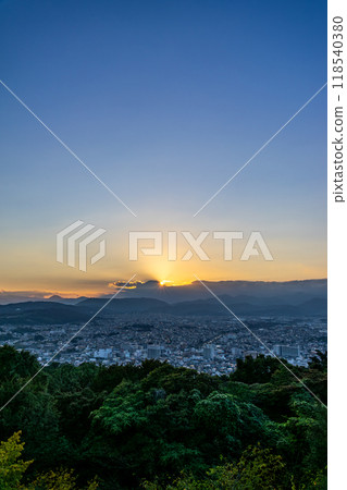 Hadano city as seen from the Koboyama Observatory (Hadano City, Kanagawa Prefecture) 118540380